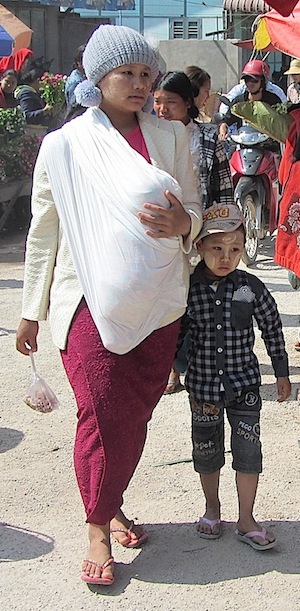 Woman and child in Kalaw