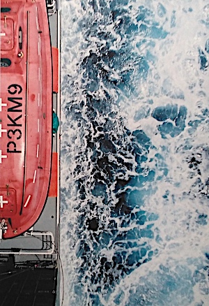 Pix of lifeboat and ocean